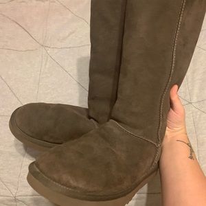 Brown UGG boots size 9